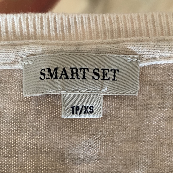 Light weight crewneck sweater top very good condition - Picture 3 of 3